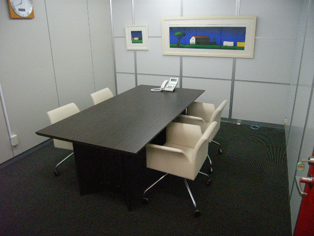東進レンタルオフィス 会議室